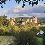 Gezellige Met Houtkachel, Sauna En Zonnige Tuin Hébergement de vacances Doische