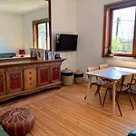 Gezellige Met Houtkachel, Sauna En Zonnige Tuin 度假居 *