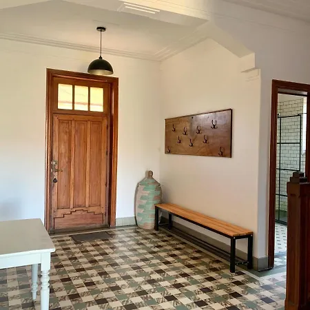 Gezellige Met Open Haard En Zonnige Tuin. Дом отдыха *