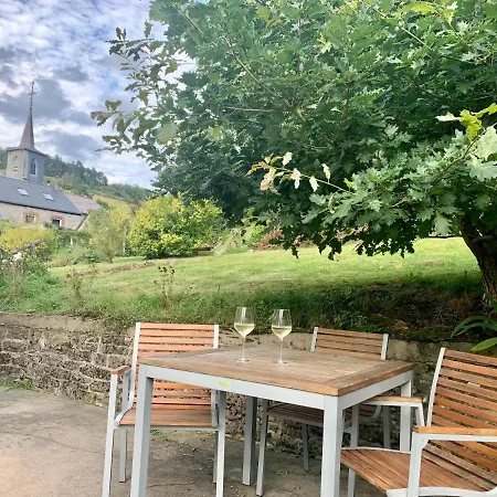 Дом отдыха Gezellige Met Open Haard En Zonnige Tuin.