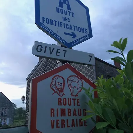 Gezellige Met Open Haard En Zonnige Tuin. Дом отдыха