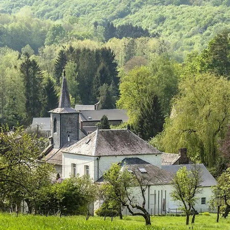 Holiday home Gezellige Villa Met Houtkachel, Sauna En Zonnige Tuin