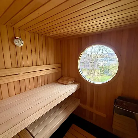Gezellige Met Houtkachel, Sauna En Zonnige Tuin 度假居 *