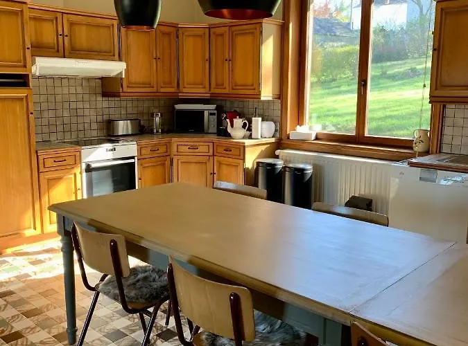 Gezellige Villa Met Houtkachel, Sauna En Zonnige Tuin Doische