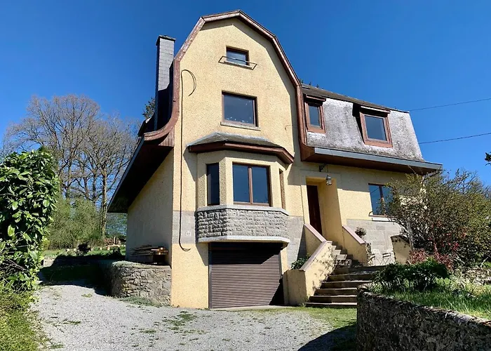 Holiday home Gezellige Villa Met Houtkachel, Sauna En Zonnige Tuin