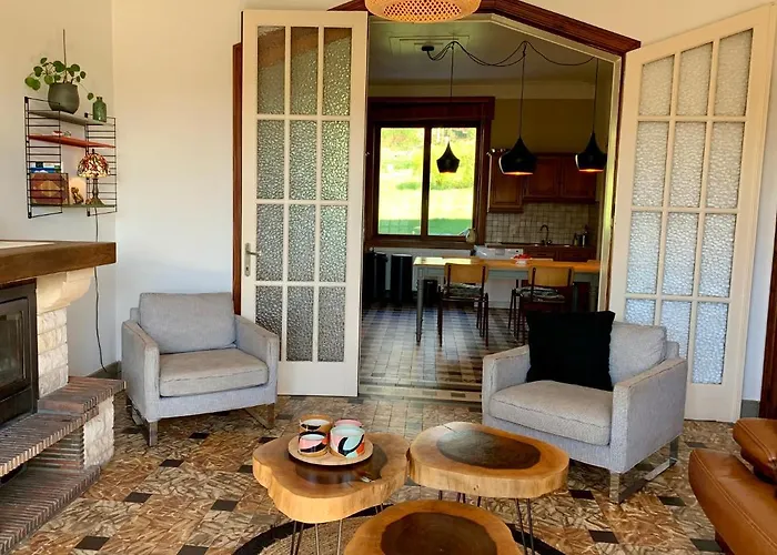 Gezellige Villa Met Houtkachel, Sauna En Zonnige Tuin בית נופש Doische