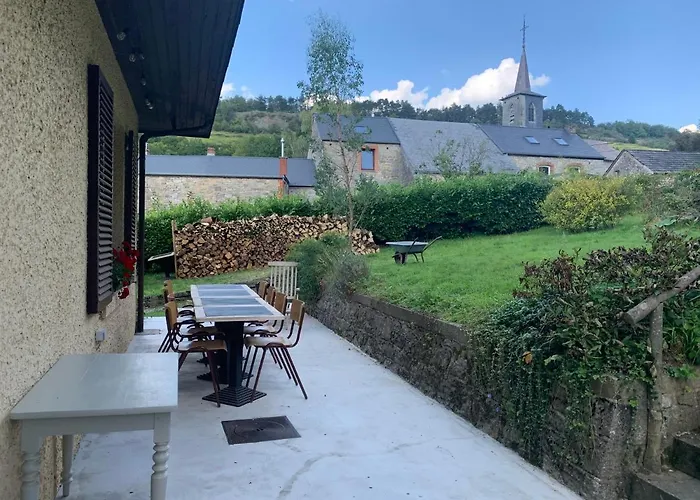 Gezellige Villa Met Houtkachel, Sauna En Zonnige Tuin Doische