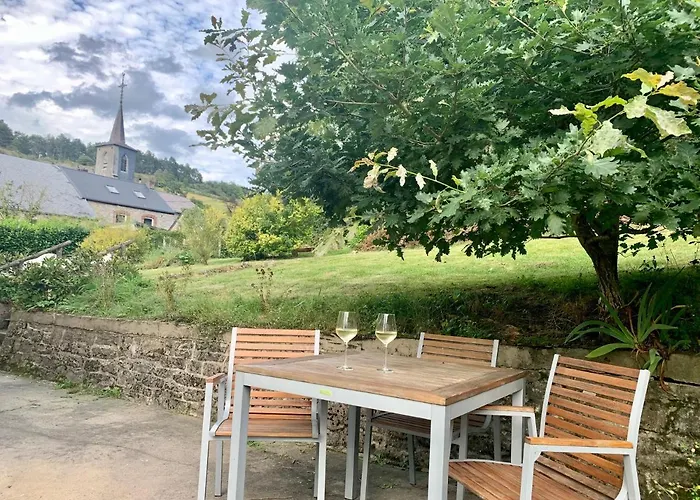 Holiday home Gezellige Villa Met Houtkachel, Sauna En Zonnige Tuin