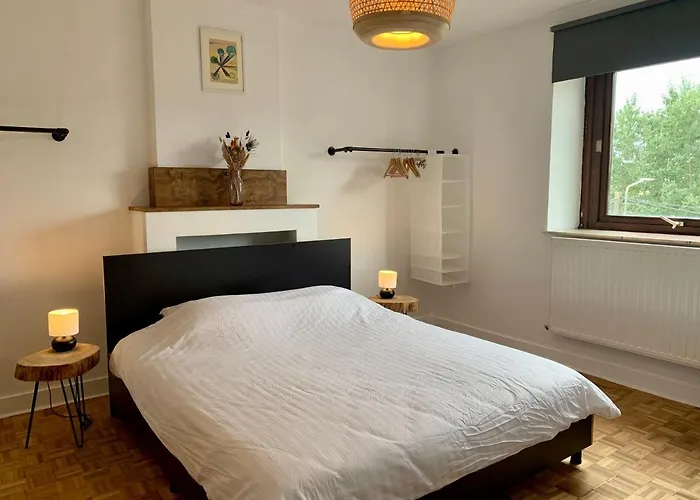 בית נופש Gezellige Villa Met Houtkachel, Sauna En Zonnige Tuin