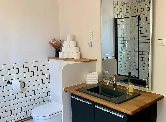 Gezellige Villa Met Houtkachel, Sauna En Zonnige Tuin Doische